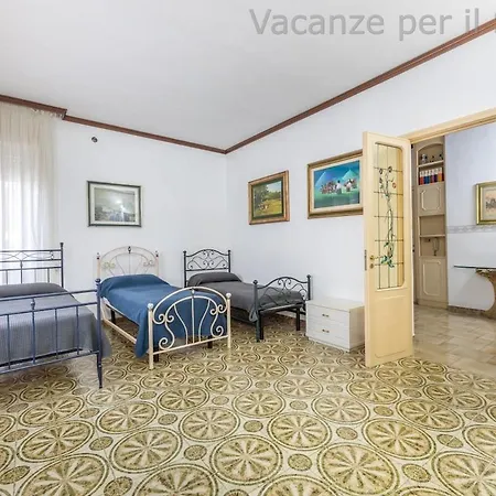 Prestigious House In Nyaraló Gallipoli