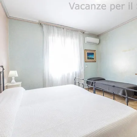 Holiday home Prestigious House In *